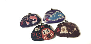 Japanese coin case. This is called a Gamaguti. I use this as a wallet and a porch. Gift for men. smithjack Japan sells a lot of Japanese-style items. Daruma, Manekineko ( lucky cat), Mt.Fuji etc. 